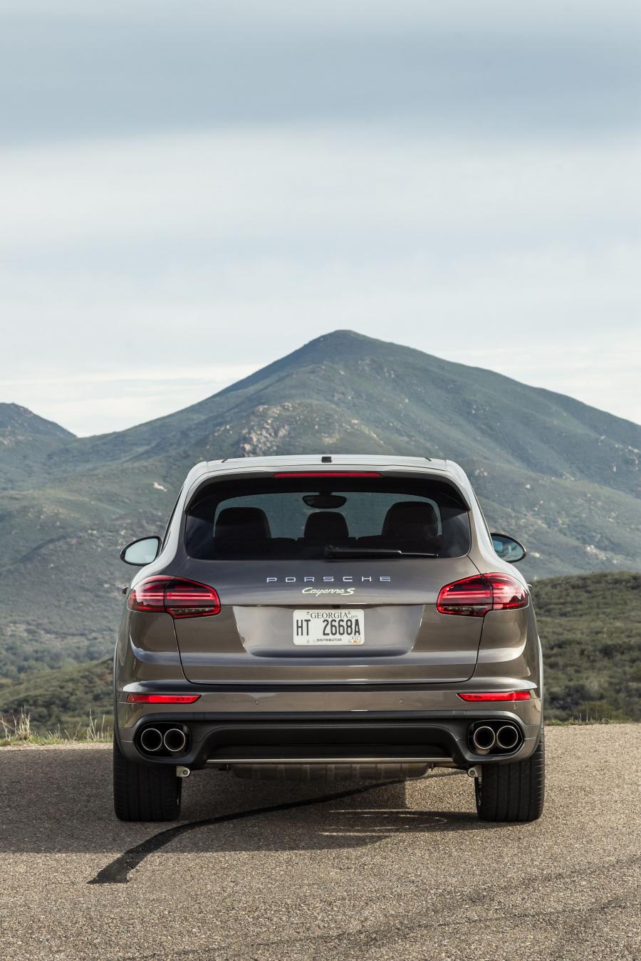  Porsche Cayenne S E-Hybrid 2015 года  (US) (фото 2 из 6)